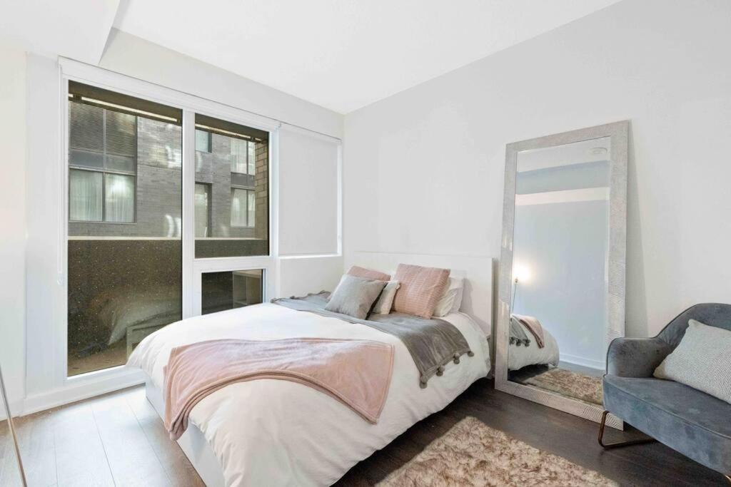 טורונטו Condo In The City מראה חיצוני תמונה